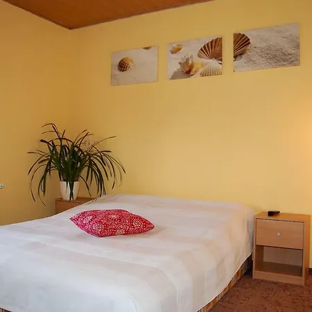 Orchidea Rum i privatbostad Grzybowo (West Pomeranian)